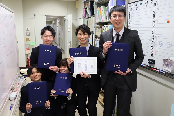 阪口君、成績優秀表彰おめでとう!