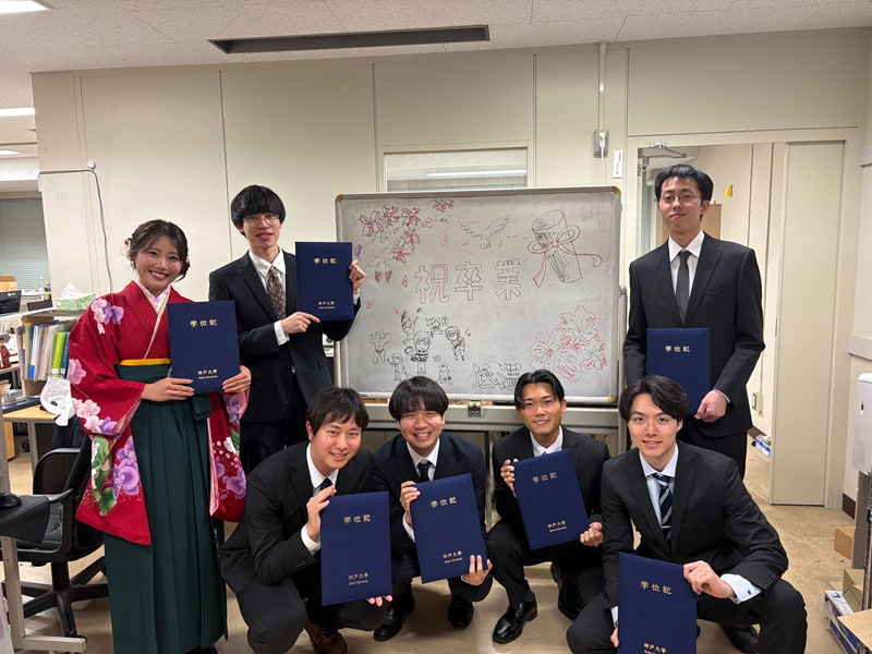 4年生7名、卒業おめでとう！